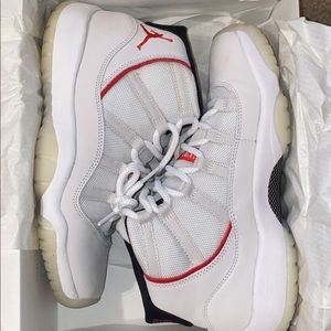 Jordan 11’s Platinum Tint